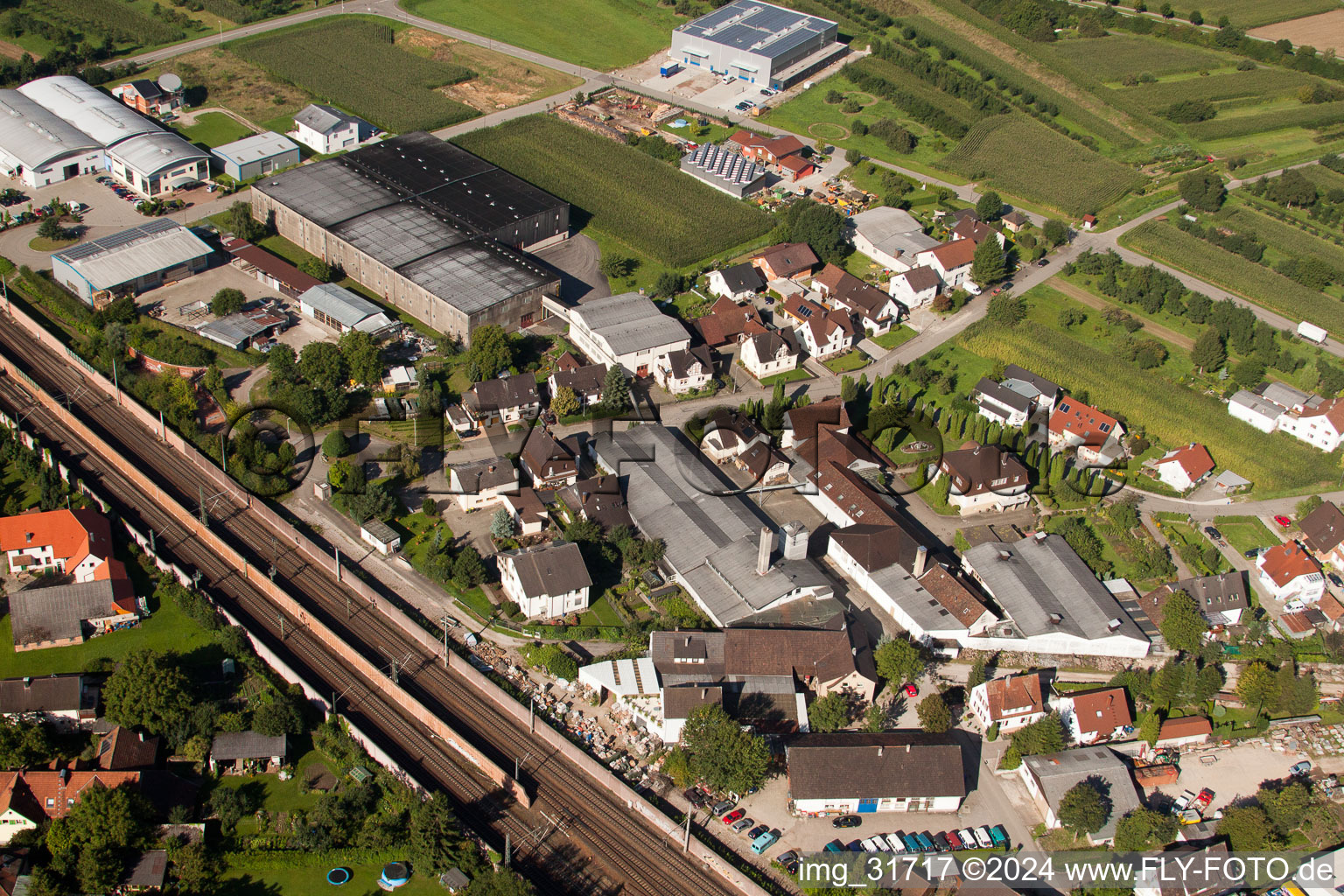 Site de l'usine Muffenrohr GmbH à Ottersweier dans le département Bade-Wurtemberg, Allemagne d'en haut