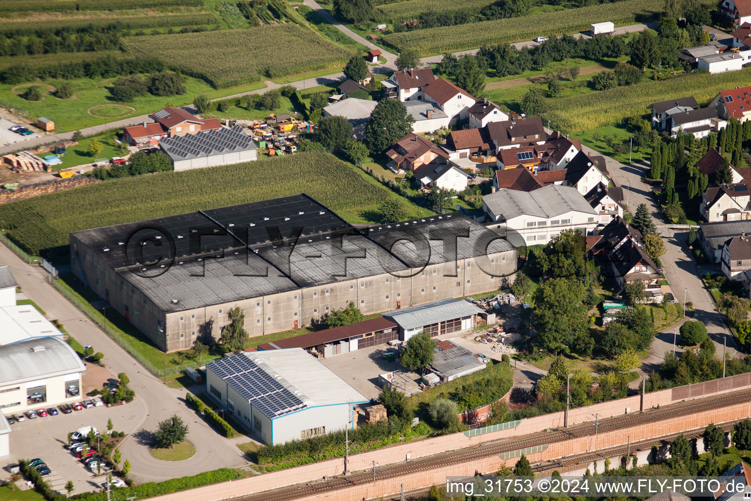 Site de l'usine Muffenrohr GmbH à le quartier Hatzenweier in Ottersweier dans le département Bade-Wurtemberg, Allemagne hors des airs