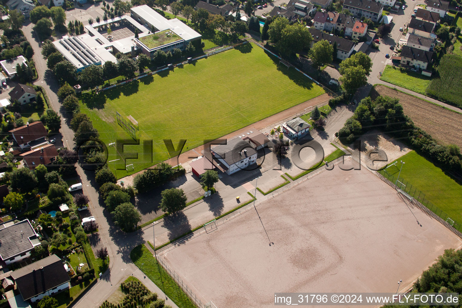 Vue oblique de Terrain de football à le quartier Vimbuch in Bühl dans le département Bade-Wurtemberg, Allemagne