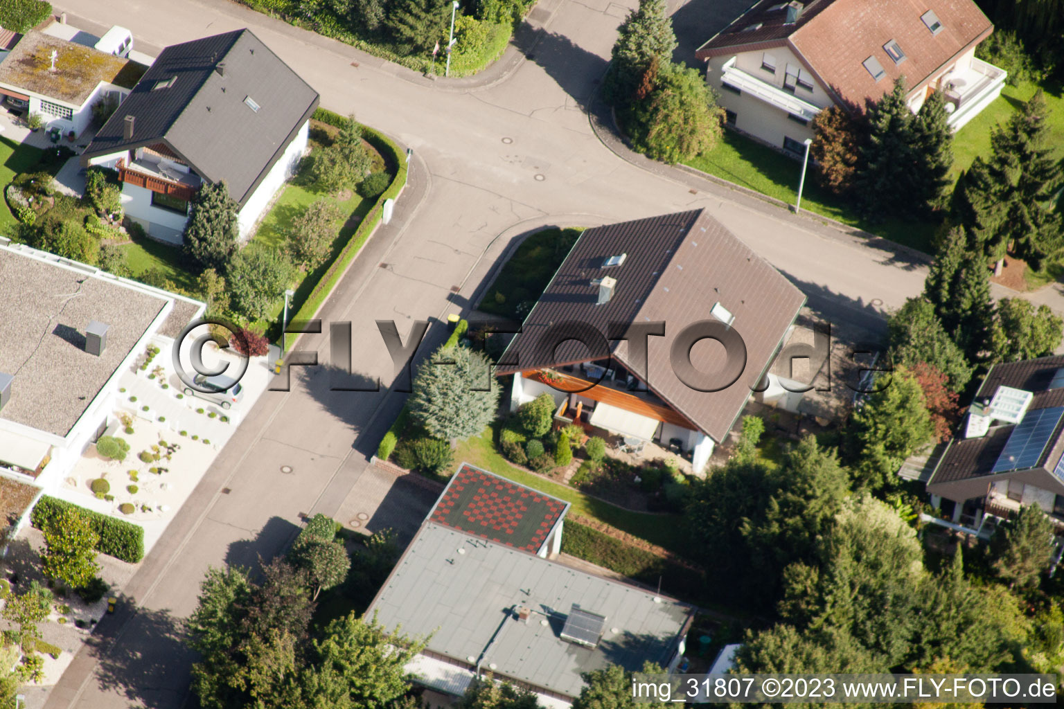 Fasanenstr à le quartier Vimbuch in Bühl dans le département Bade-Wurtemberg, Allemagne du point de vue du drone