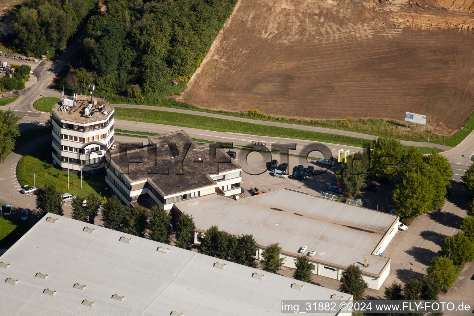 Vue aérienne de Zone commerciale, maison d'édition pour la technologie et l'artisanat GmbH à le quartier Haueneberstein in Baden-Baden dans le département Bade-Wurtemberg, Allemagne