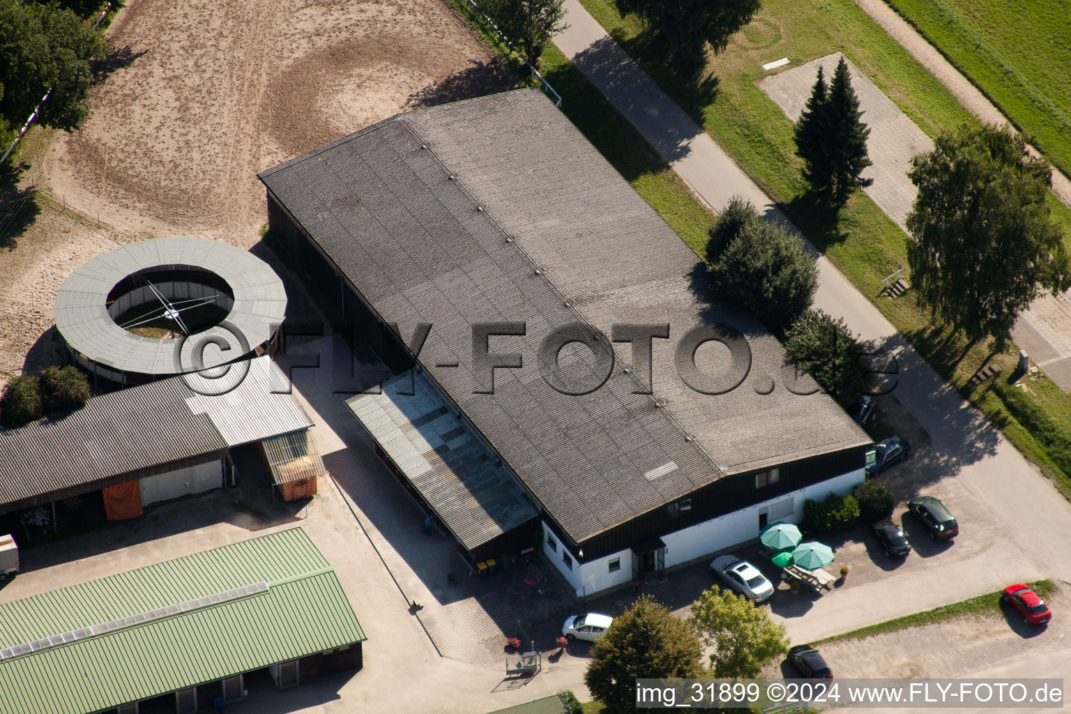 Vue oblique de Ferme équestre du Schafhof à Muggensturm dans le département Bade-Wurtemberg, Allemagne