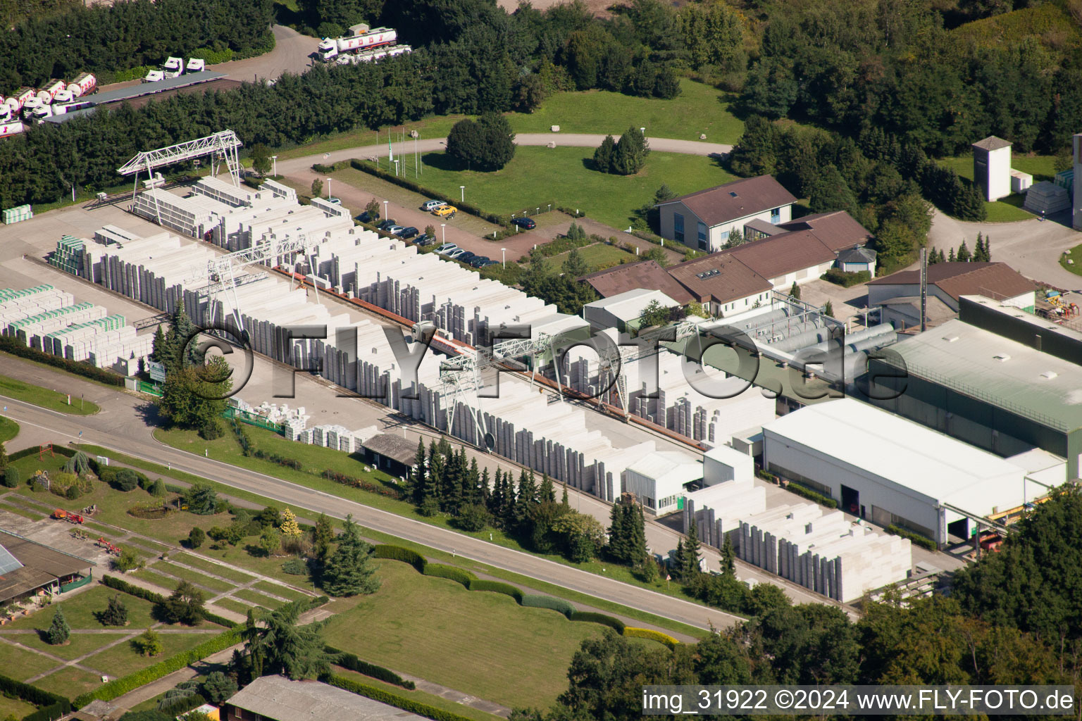 Vue aérienne de Locaux de l'usine Heidelberger Kalksandstein GmbH - usine Durmersheim à Durmersheim dans le département Bade-Wurtemberg, Allemagne