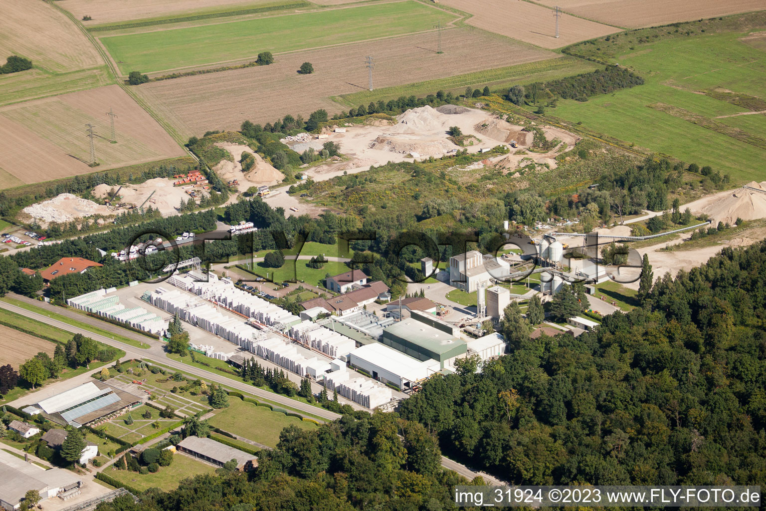 Vue oblique de Locaux de l'usine Heidelberger Kalksandstein GmbH - usine Durmersheim à Durmersheim dans le département Bade-Wurtemberg, Allemagne