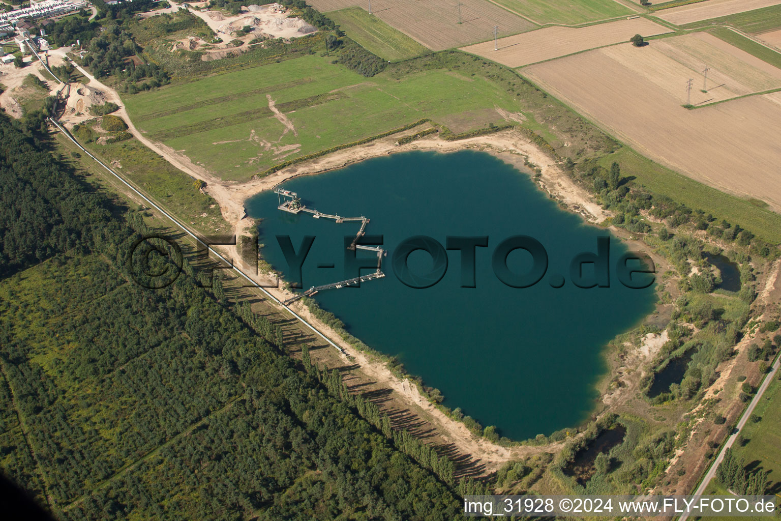 Vue aérienne de Terrain et zones de déchets de la gravière à ciel ouvert de Hardtwald à Durmersheim dans le département Bade-Wurtemberg, Allemagne