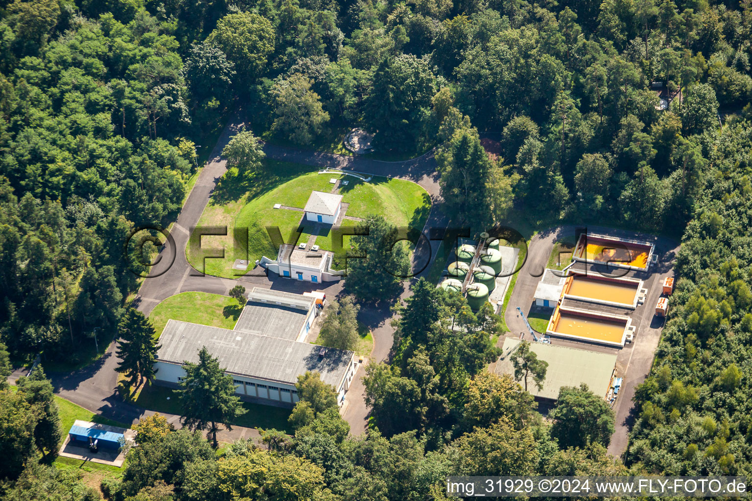 Vue aérienne de Usine hydraulique de Mörscher Wald à le quartier Silberstreifen in Rheinstetten dans le département Bade-Wurtemberg, Allemagne