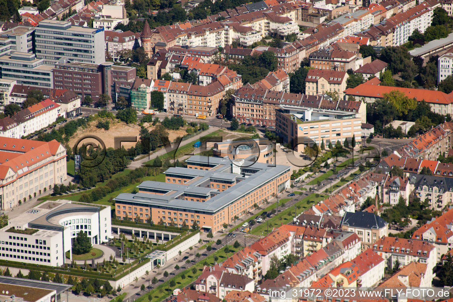 Vue aérienne de Pôle emploi, état Collège de design à le quartier Südweststadt in Karlsruhe dans le département Bade-Wurtemberg, Allemagne
