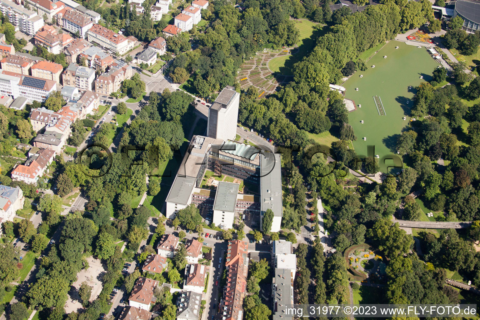 Vue aérienne de Jardin de ville à le quartier Südweststadt in Karlsruhe dans le département Bade-Wurtemberg, Allemagne
