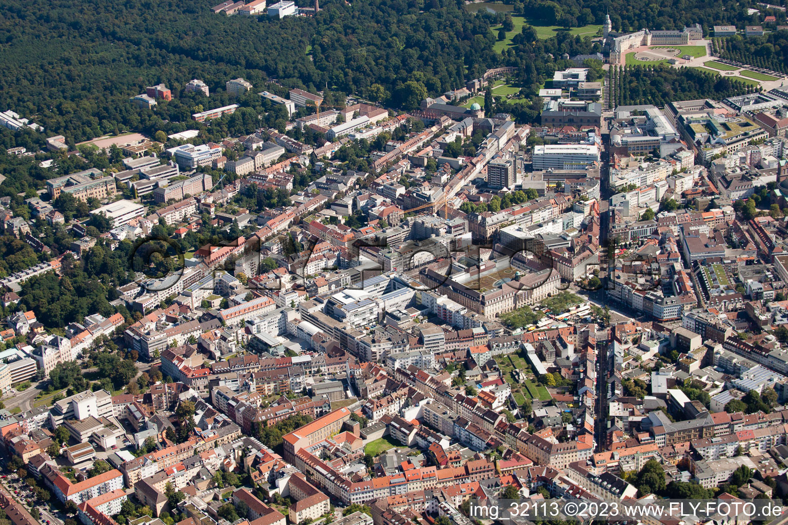Vue aérienne de Waldstr. à le quartier Innenstadt-West in Karlsruhe dans le département Bade-Wurtemberg, Allemagne