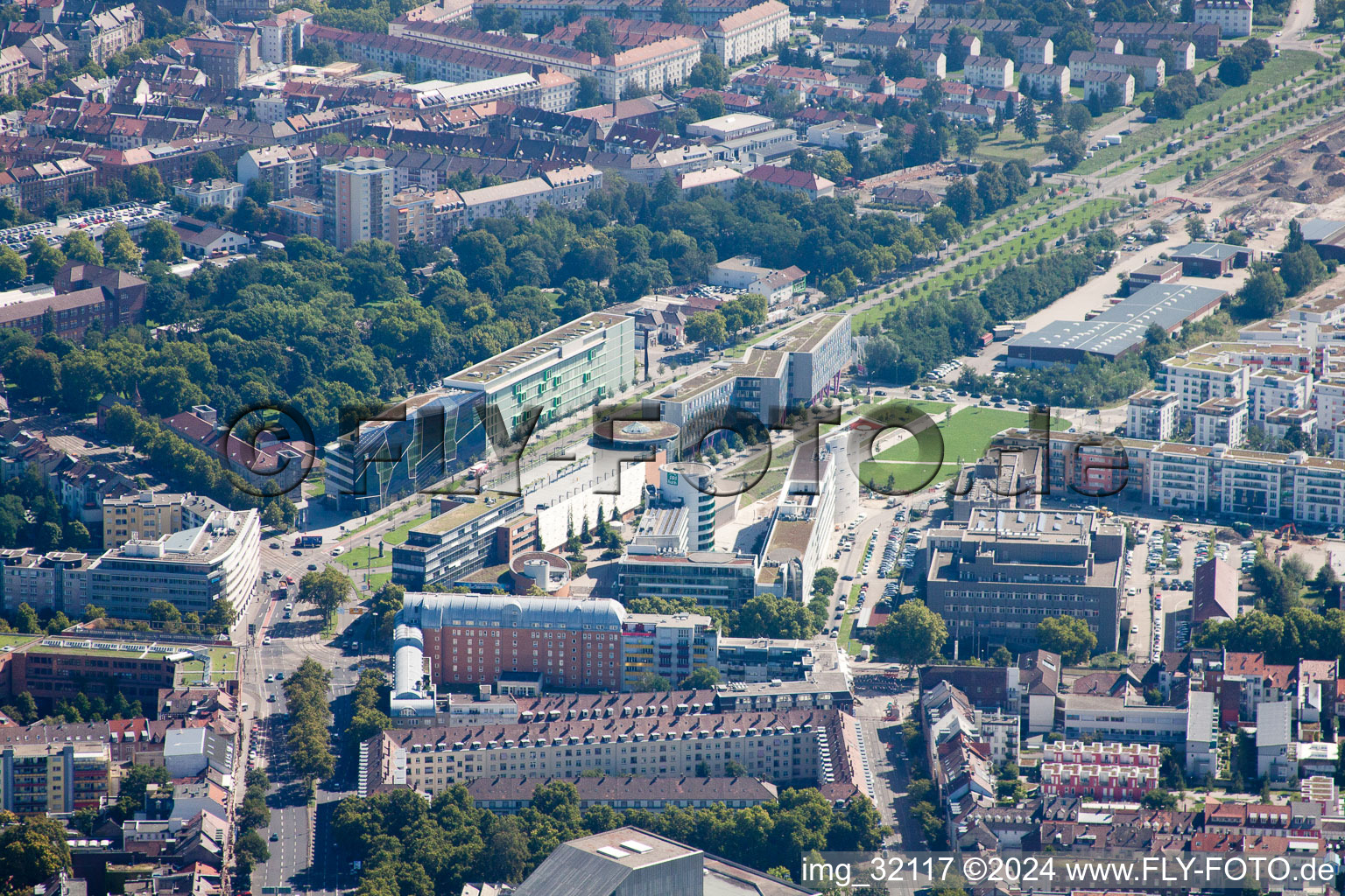 Photographie aérienne de Kriegsstrasse Est à le quartier Südstadt in Karlsruhe dans le département Bade-Wurtemberg, Allemagne