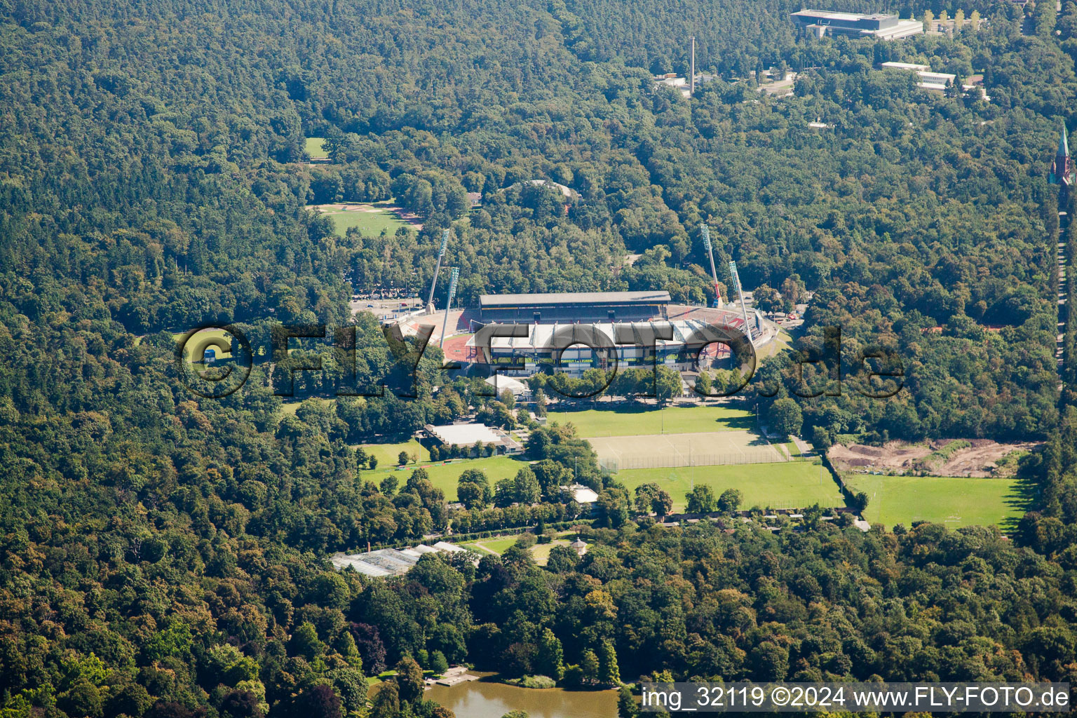 Vue aérienne de Stade Wildpark à le quartier Innenstadt-Ost in Karlsruhe dans le département Bade-Wurtemberg, Allemagne