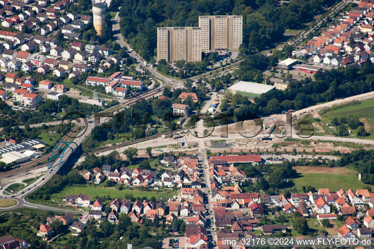 Vue oblique de Nouvelle construction du passage souterrain ferroviaire Ottstr à Wörth am Rhein dans le département Rhénanie-Palatinat, Allemagne