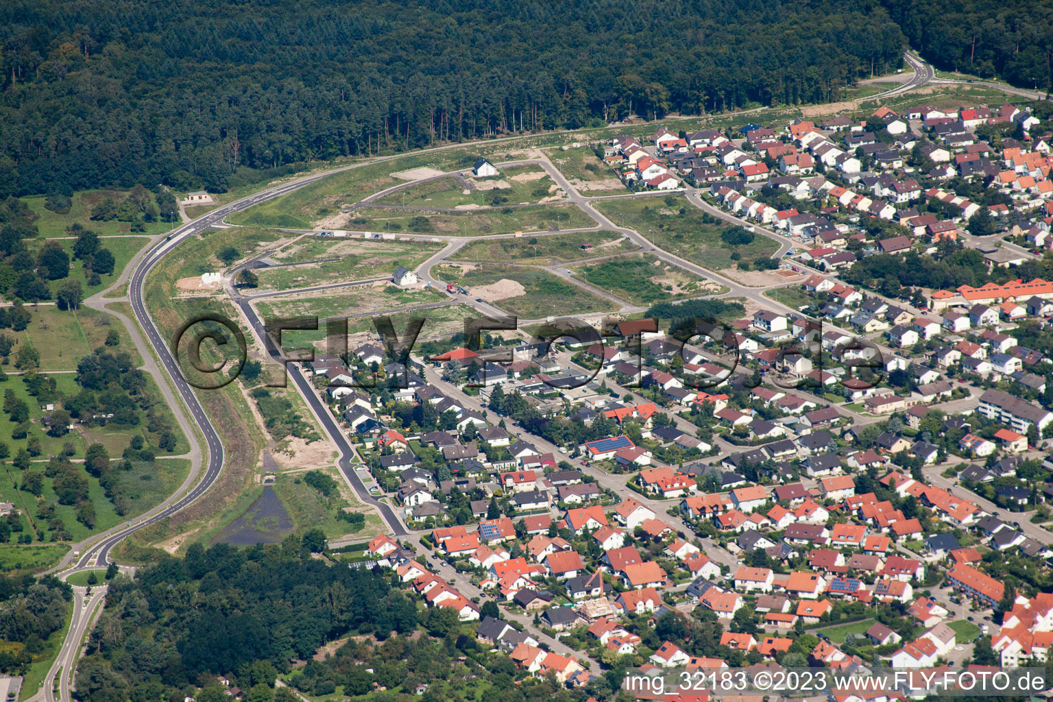 Jockgrim dans le département Rhénanie-Palatinat, Allemagne du point de vue du drone