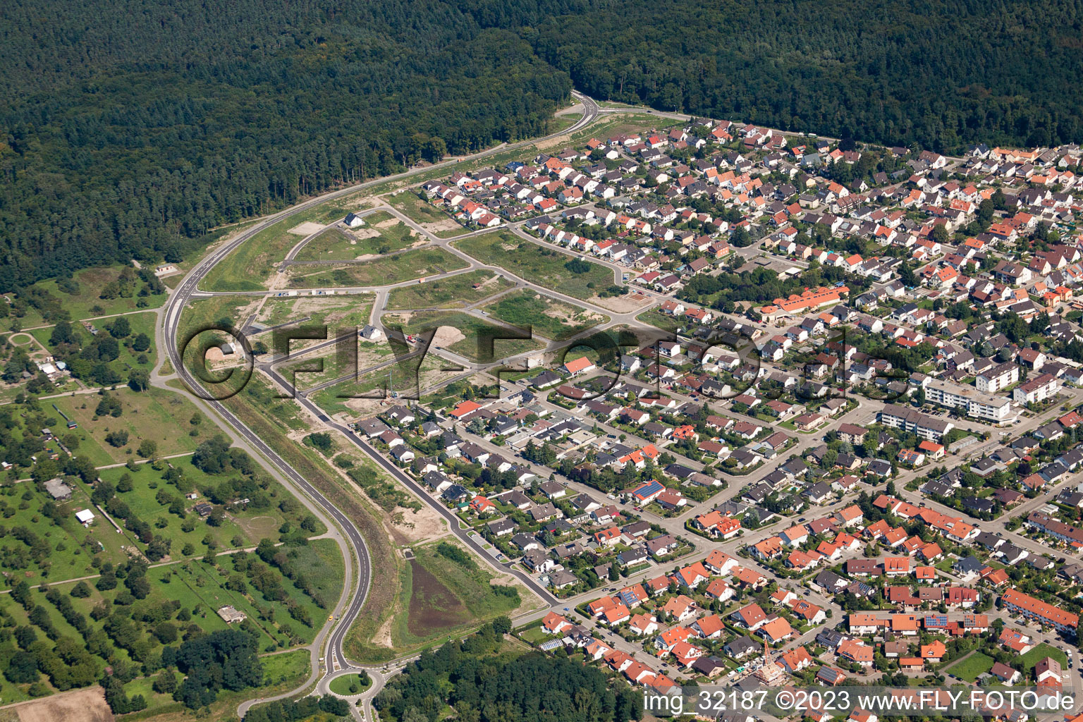 Vue aérienne de Jockgrim dans le département Rhénanie-Palatinat, Allemagne