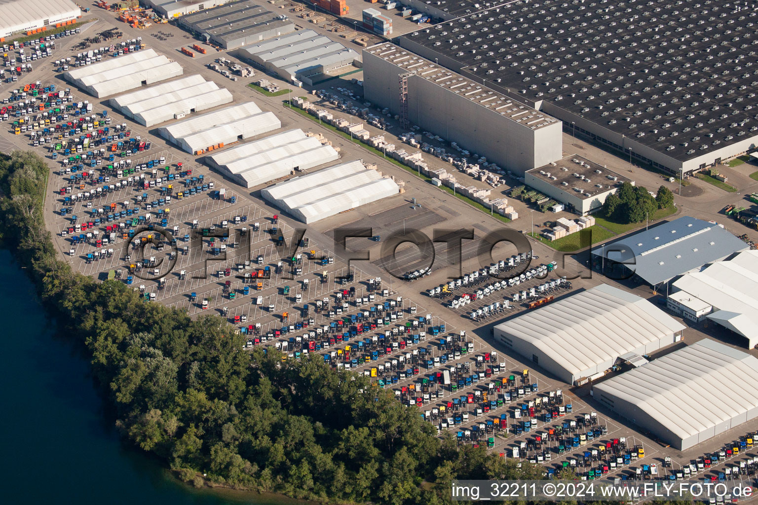 Vue oblique de Usine de camions Daimler de l'Est à Wörth am Rhein dans le département Rhénanie-Palatinat, Allemagne