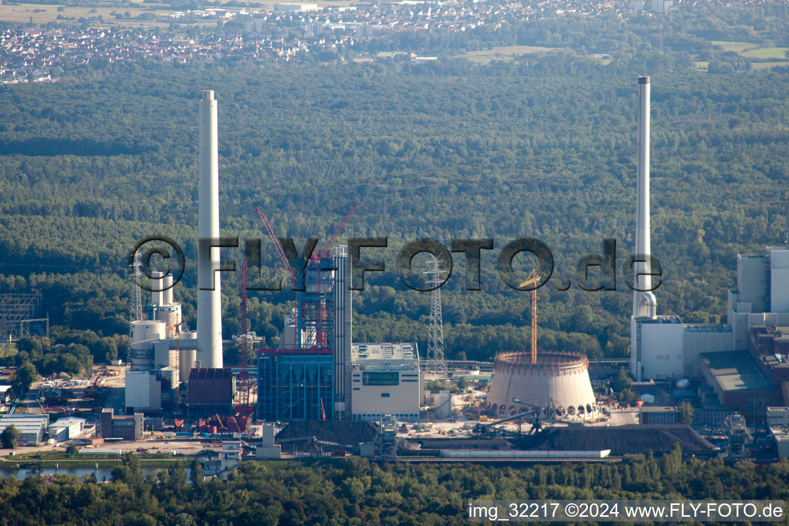 Photographie aérienne de Nouveau bâtiment ENBW à le quartier Rheinhafen in Karlsruhe dans le département Bade-Wurtemberg, Allemagne