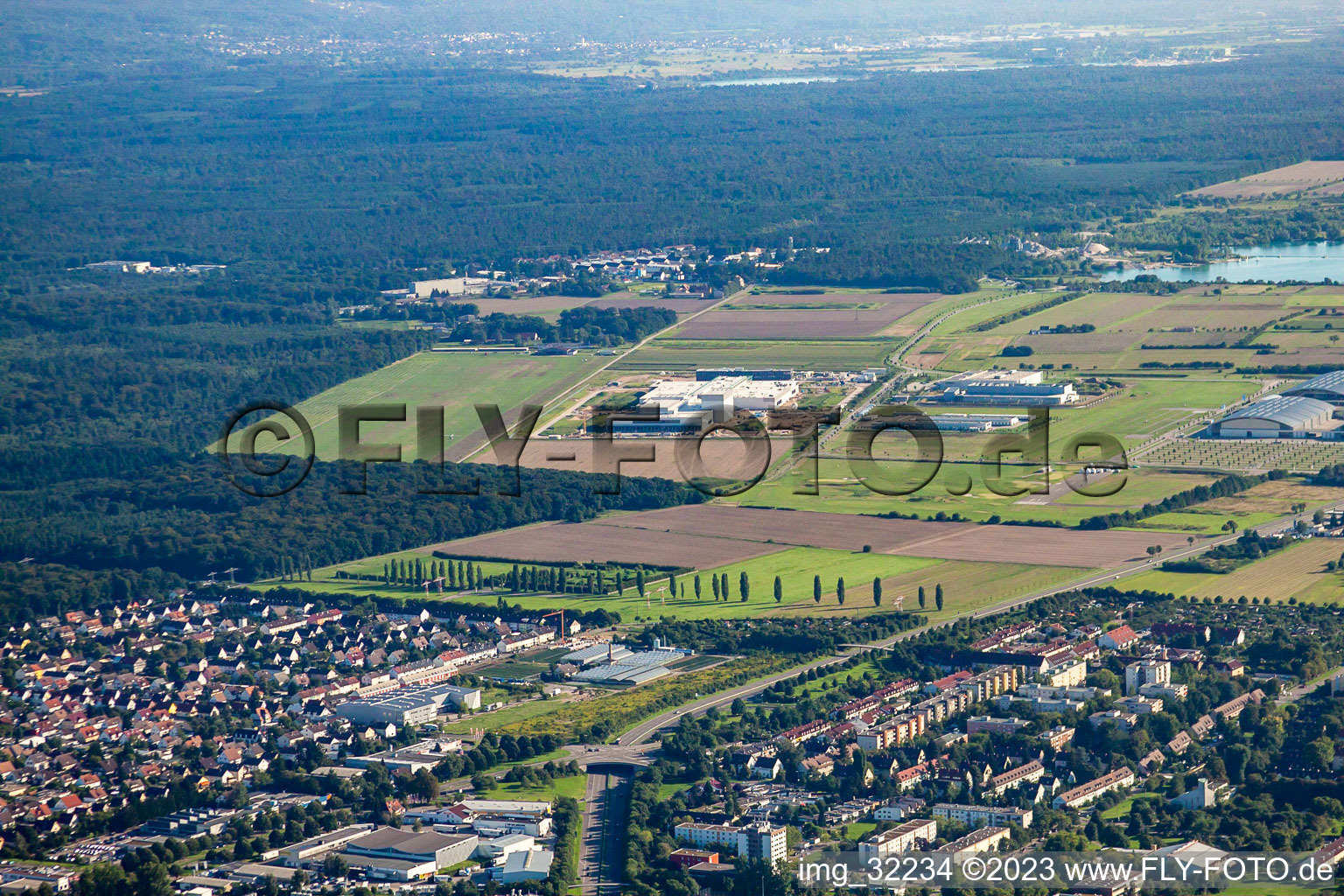 Vue aérienne de Aérodrome de planeurs Rheinstetten à le quartier Forchheim in Rheinstetten dans le département Bade-Wurtemberg, Allemagne