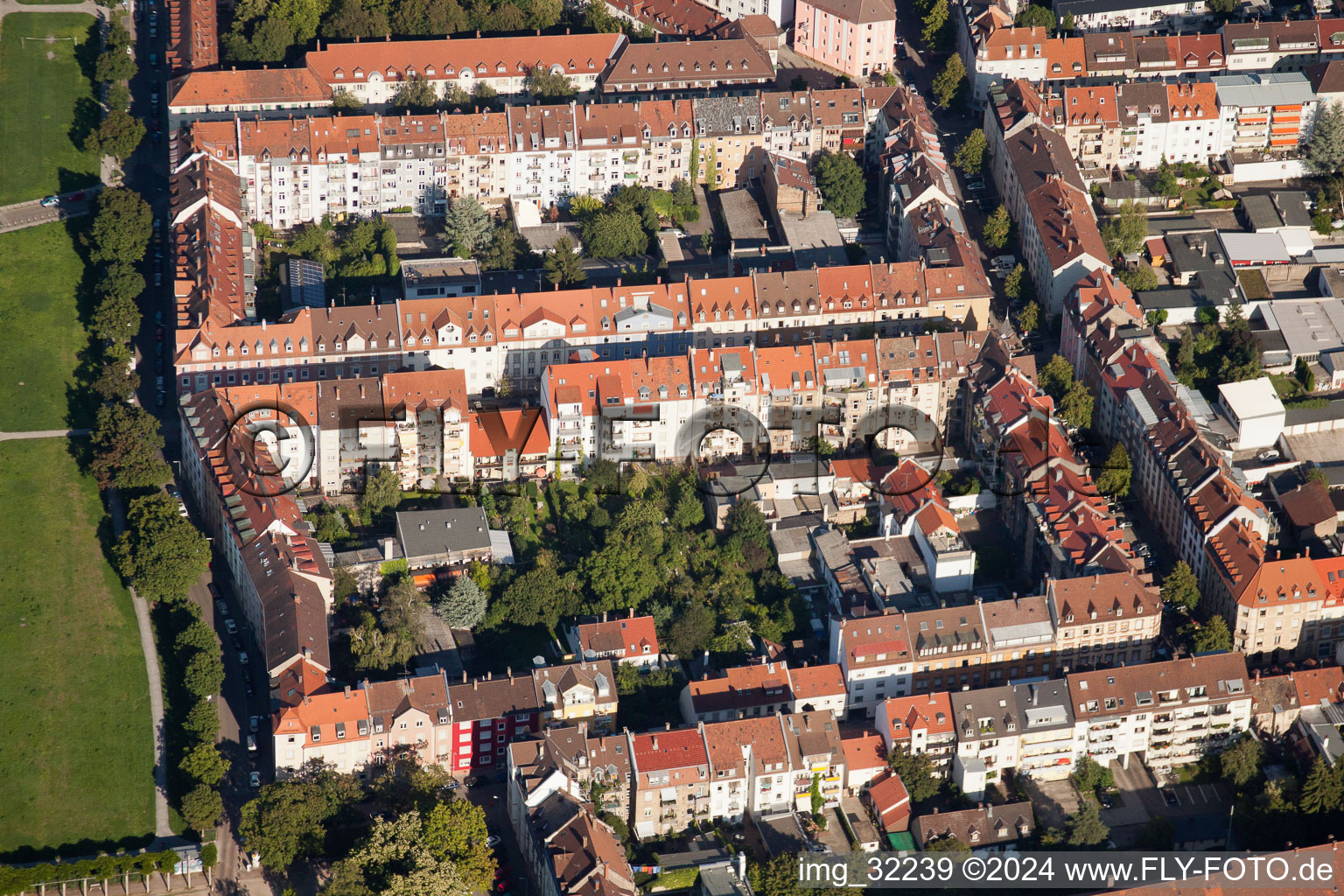 Enregistrement par drone de Quartier Mühlburg in Karlsruhe dans le département Bade-Wurtemberg, Allemagne