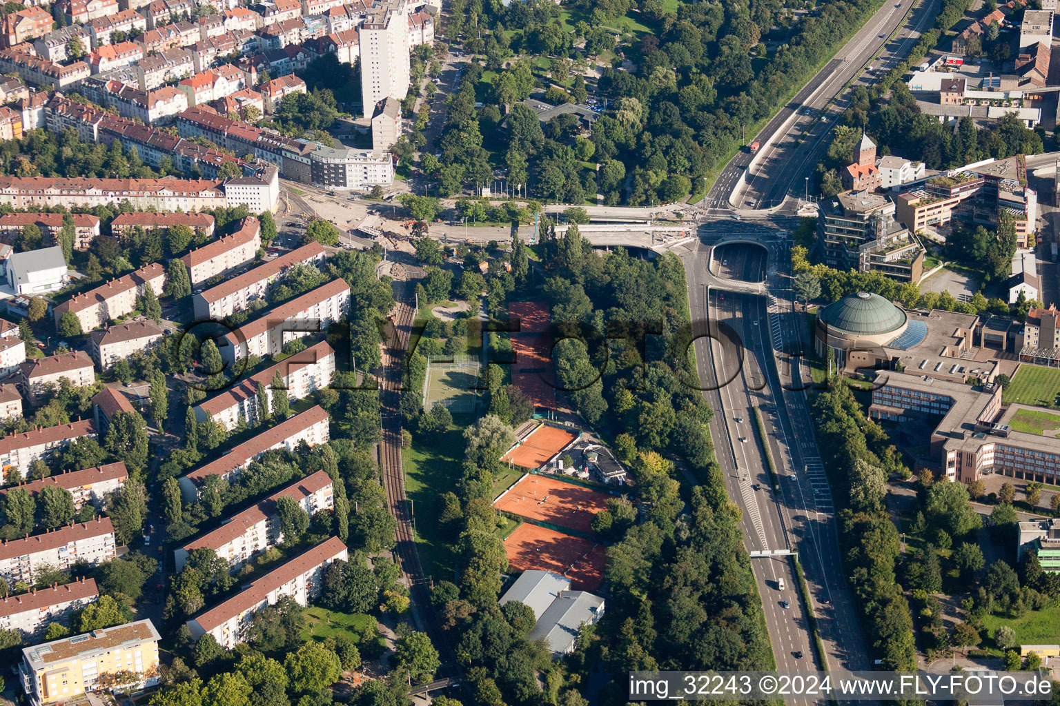 Vue aérienne de KA, tangente sud, cruche plus fraîche à le quartier Mühlburg in Karlsruhe dans le département Bade-Wurtemberg, Allemagne