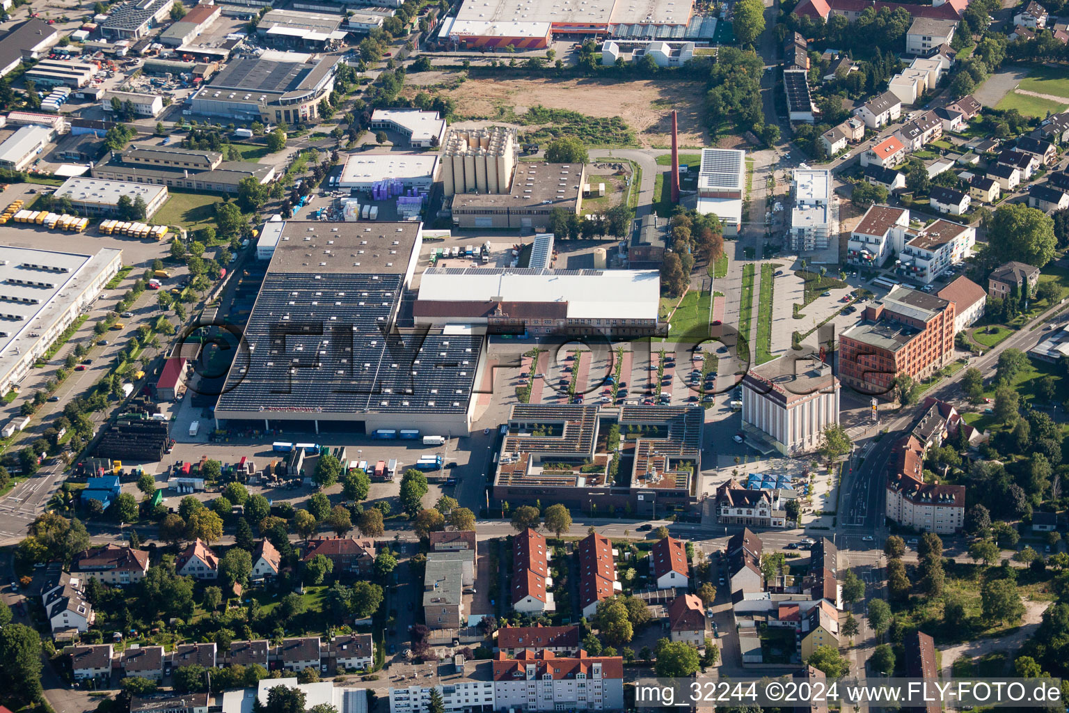 Vue aérienne de Brasserie Moninger à le quartier Grünwinkel in Karlsruhe dans le département Bade-Wurtemberg, Allemagne