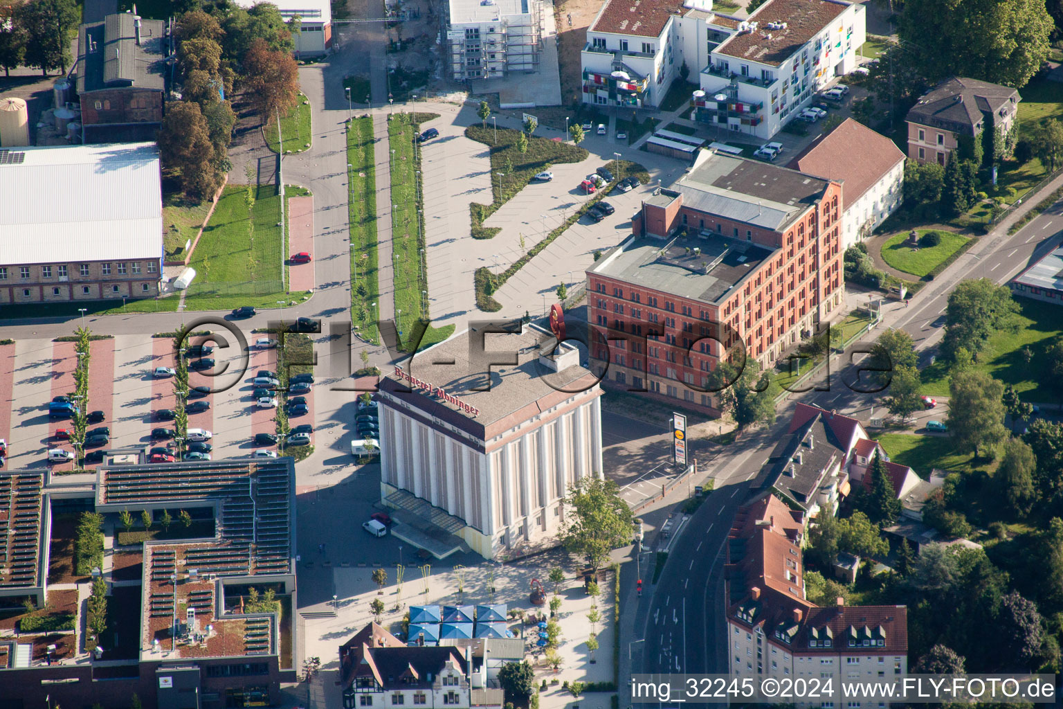 Vue aérienne de Brasserie Moninger à le quartier Grünwinkel in Karlsruhe dans le département Bade-Wurtemberg, Allemagne