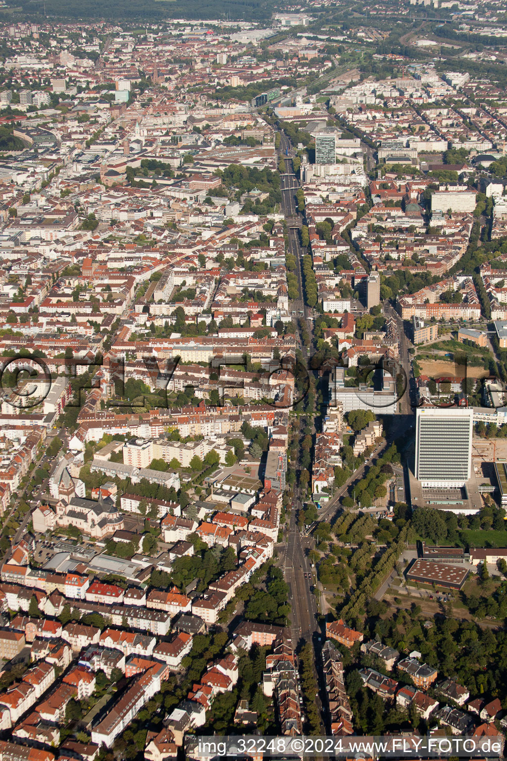 Vue aérienne de KA, Kriegsstr. à le quartier Südweststadt in Karlsruhe dans le département Bade-Wurtemberg, Allemagne