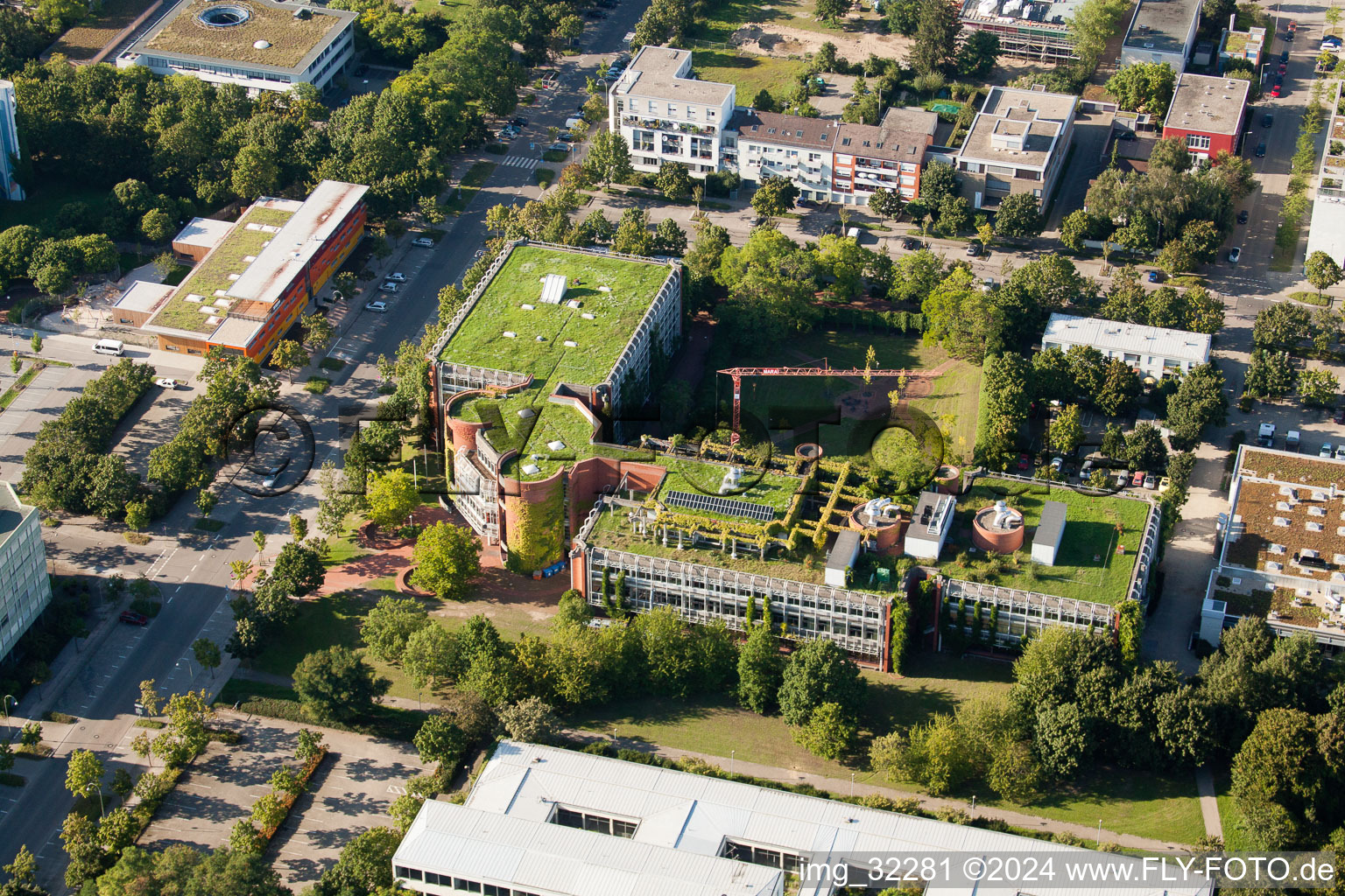 Vue aérienne de École Carl Engler à le quartier Südweststadt in Karlsruhe dans le département Bade-Wurtemberg, Allemagne