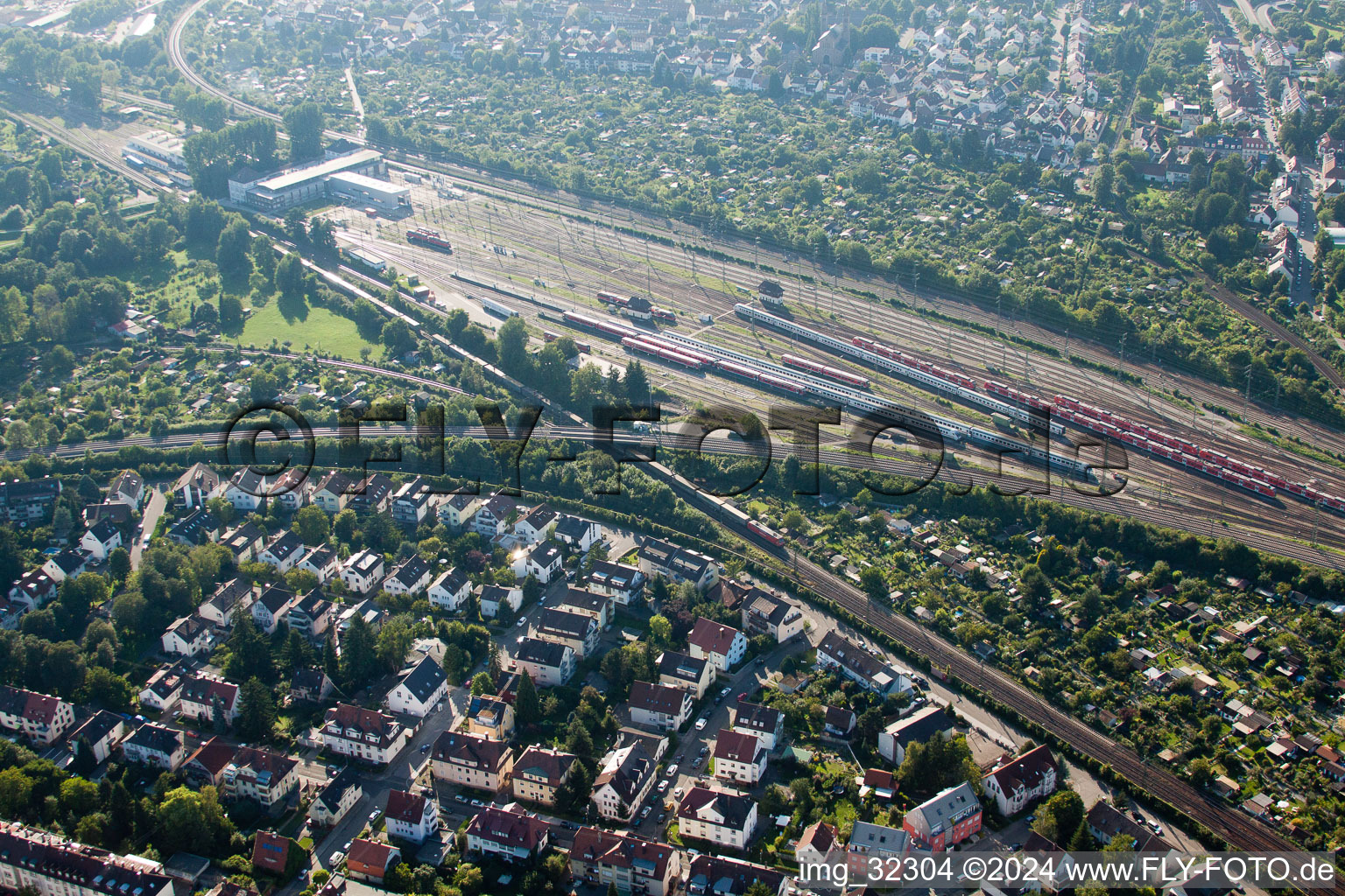 Vue aérienne de Dépôt ferroviaire dans le quartier Weiherfeld - Dammerstock à le quartier Beiertheim-Bulach in Karlsruhe dans le département Bade-Wurtemberg, Allemagne