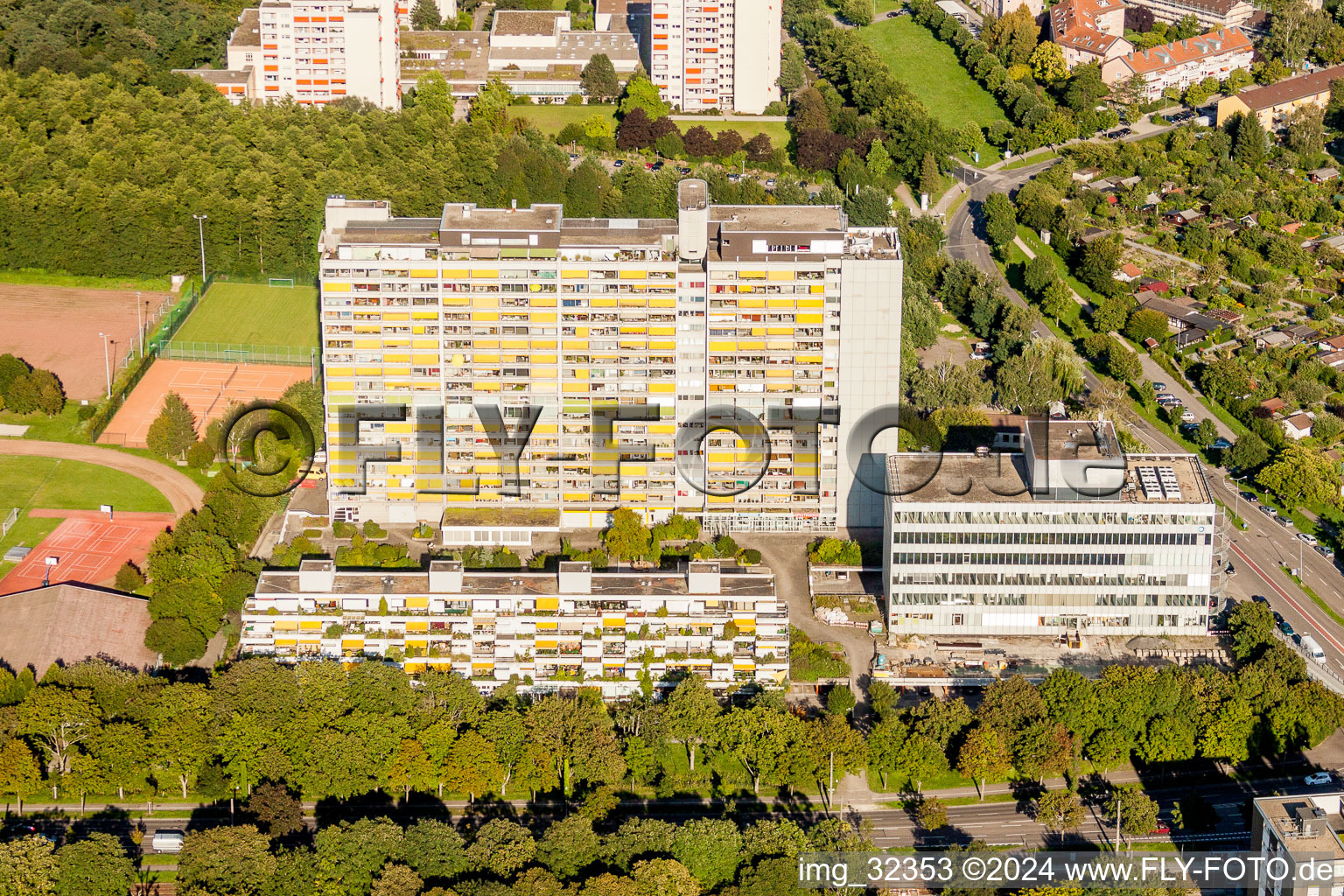 Vue aérienne de Ensemble de grande hauteur du Am Rüppurrer Schloß dans le quartier Weiherfeld - Dammerstock à le quartier Weiherfeld-Dammerstock in Karlsruhe dans le département Bade-Wurtemberg, Allemagne