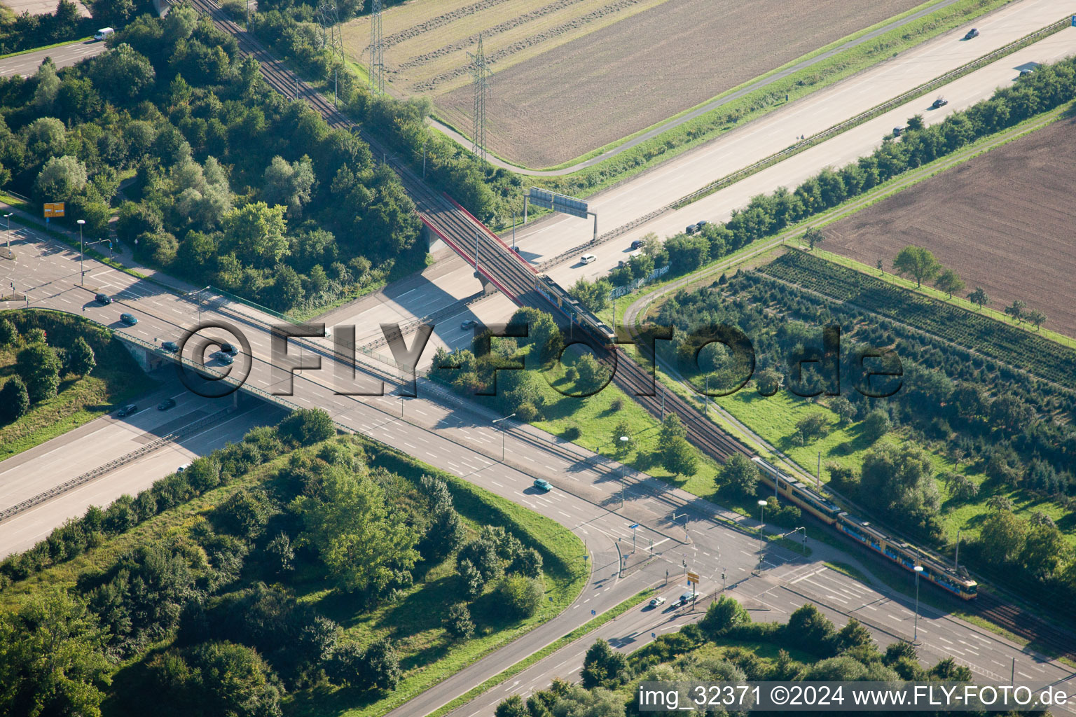 Vue aérienne de Sortie Ettlingen A5 à le quartier Rüppurr in Karlsruhe dans le département Bade-Wurtemberg, Allemagne