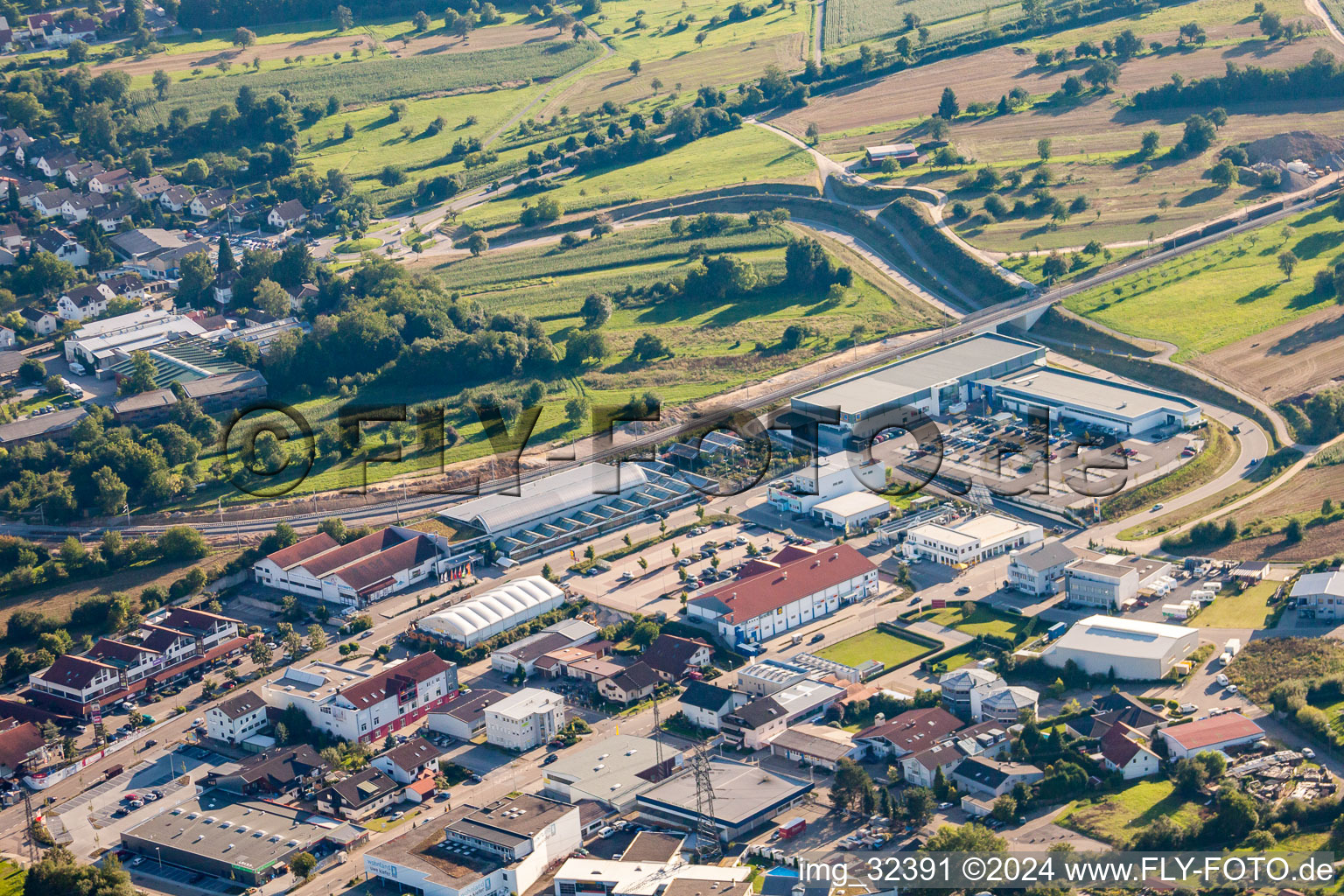 Quartier Langensteinbach in Karlsbad dans le département Bade-Wurtemberg, Allemagne vu d'un drone