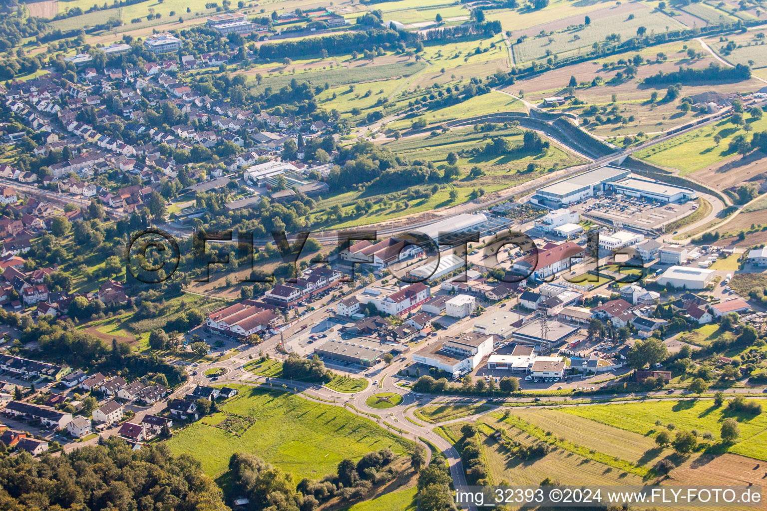 Vue aérienne de Quartier Langensteinbach in Karlsbad dans le département Bade-Wurtemberg, Allemagne