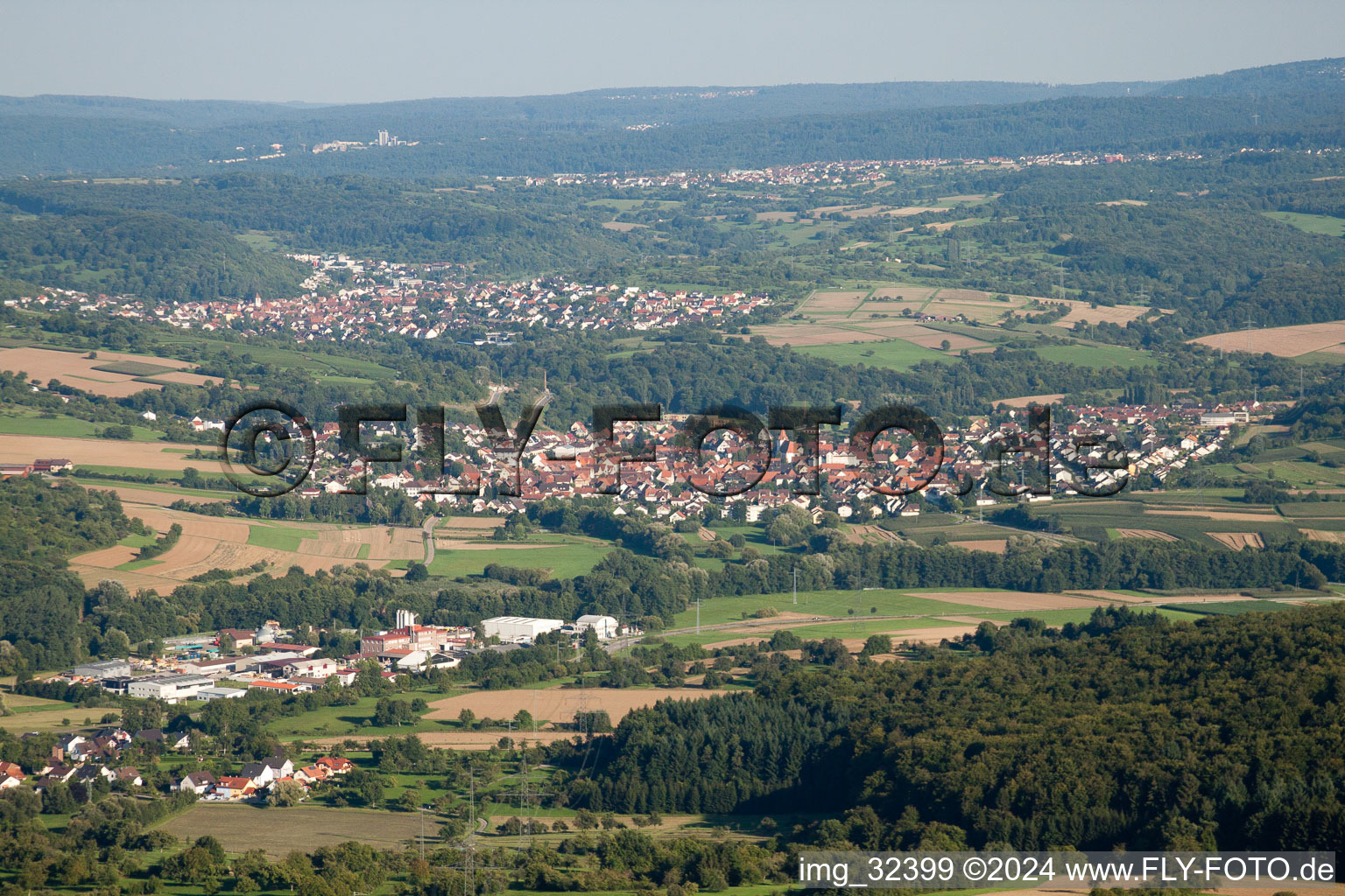 Vue aérienne de Quartier Ellmendingen in Keltern dans le département Bade-Wurtemberg, Allemagne