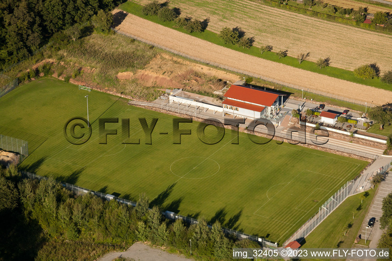 Stade Pneuhage à le quartier Auerbach in Karlsbad dans le département Bade-Wurtemberg, Allemagne d'en haut