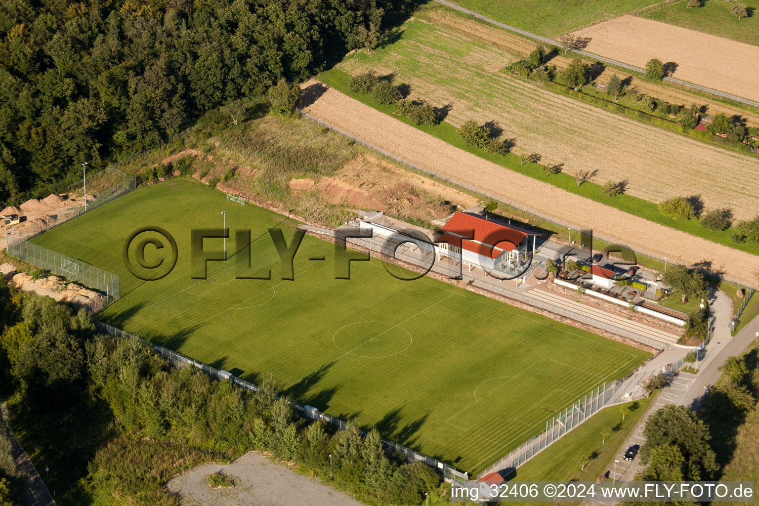 Stade Pneuhage à le quartier Auerbach in Karlsbad dans le département Bade-Wurtemberg, Allemagne hors des airs