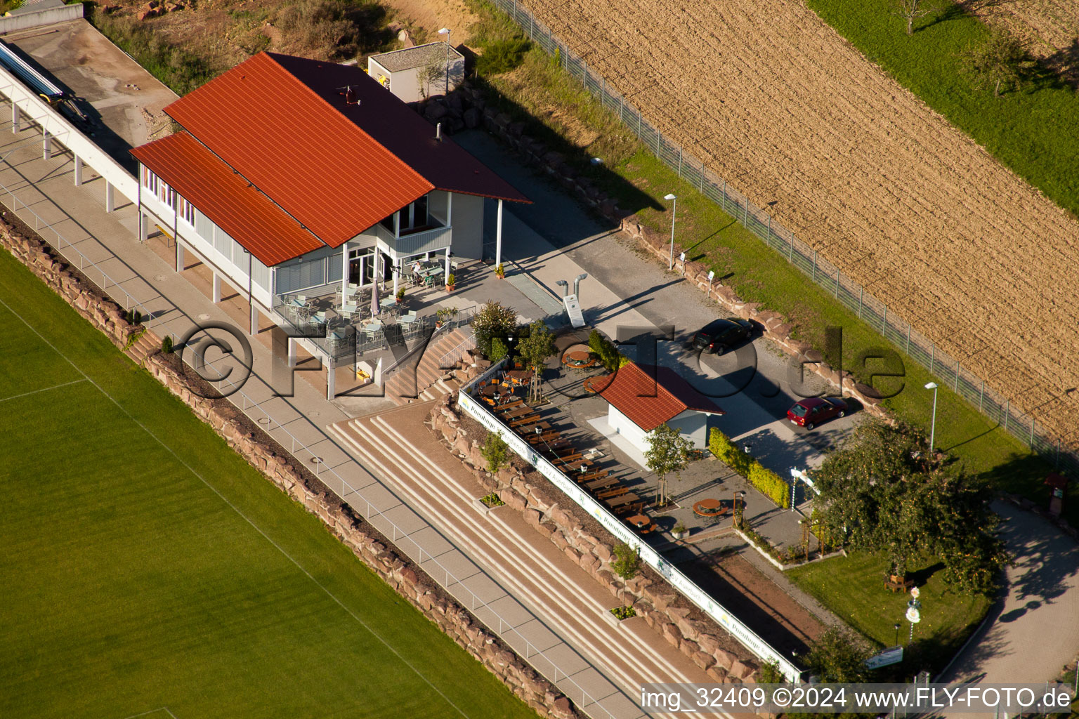 Vue d'oiseau de Stade Pneuhage à le quartier Auerbach in Karlsbad dans le département Bade-Wurtemberg, Allemagne