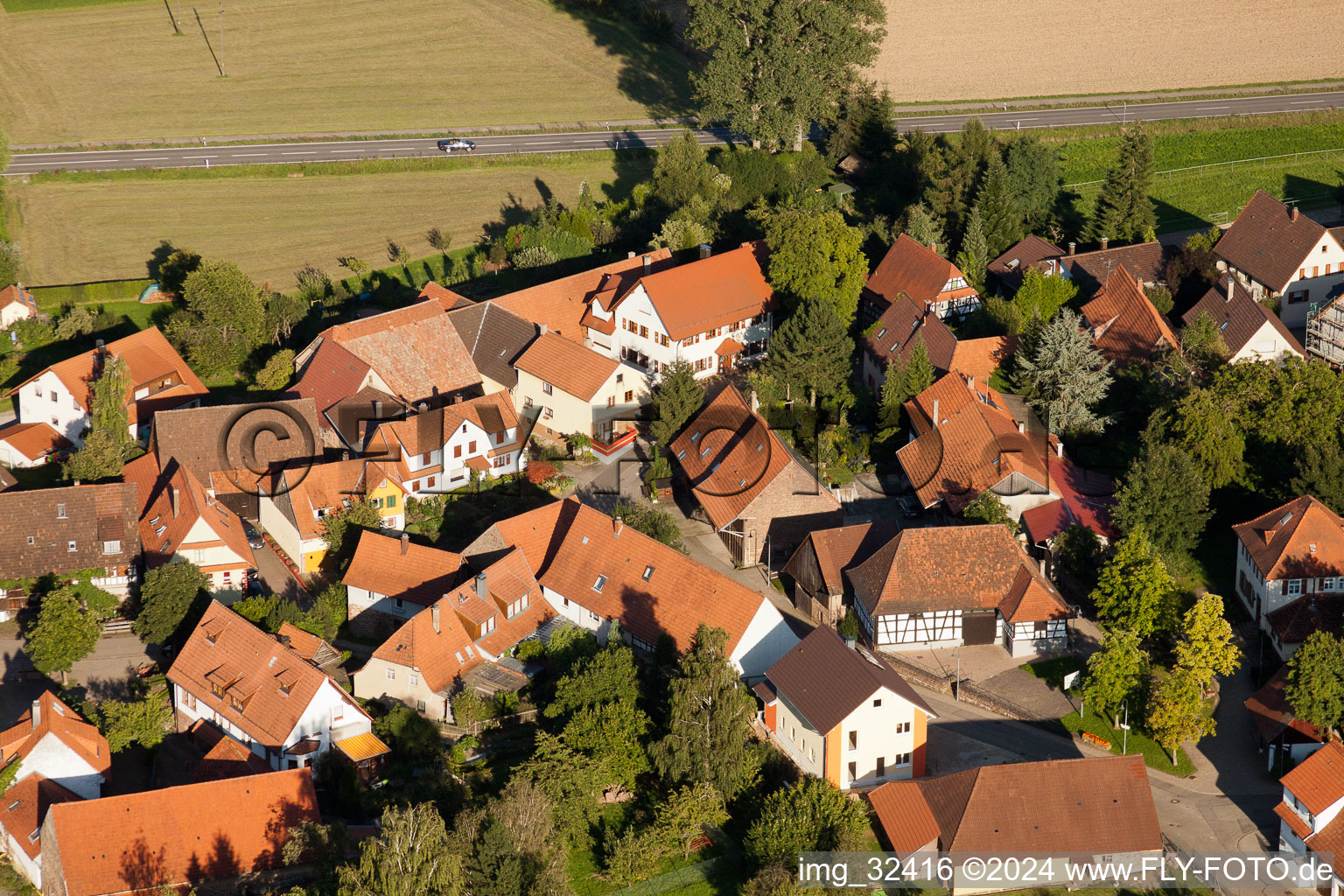 Vue aérienne de Karlstr. à le quartier Dietenhausen in Keltern dans le département Bade-Wurtemberg, Allemagne