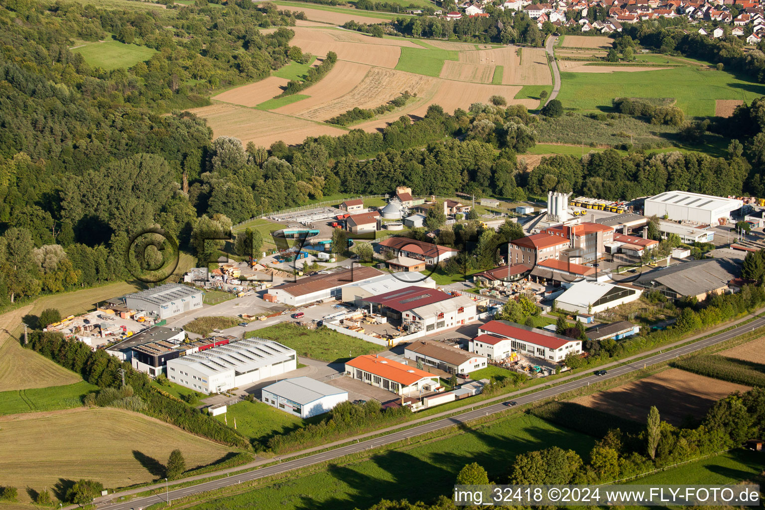 Vue aérienne de Zone commerciale à Keltern dans le département Bade-Wurtemberg, Allemagne