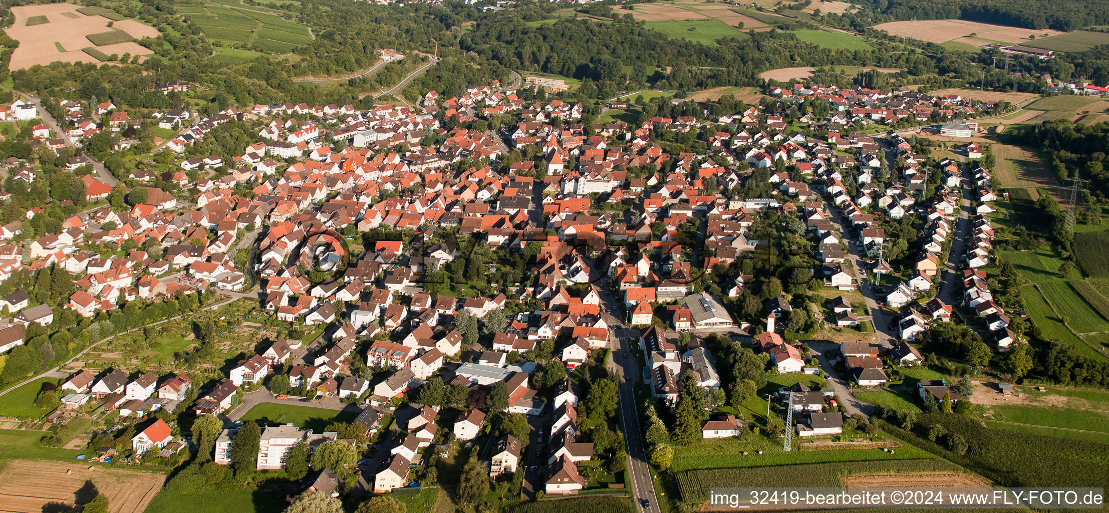 Keltern dans le département Bade-Wurtemberg, Allemagne d'en haut