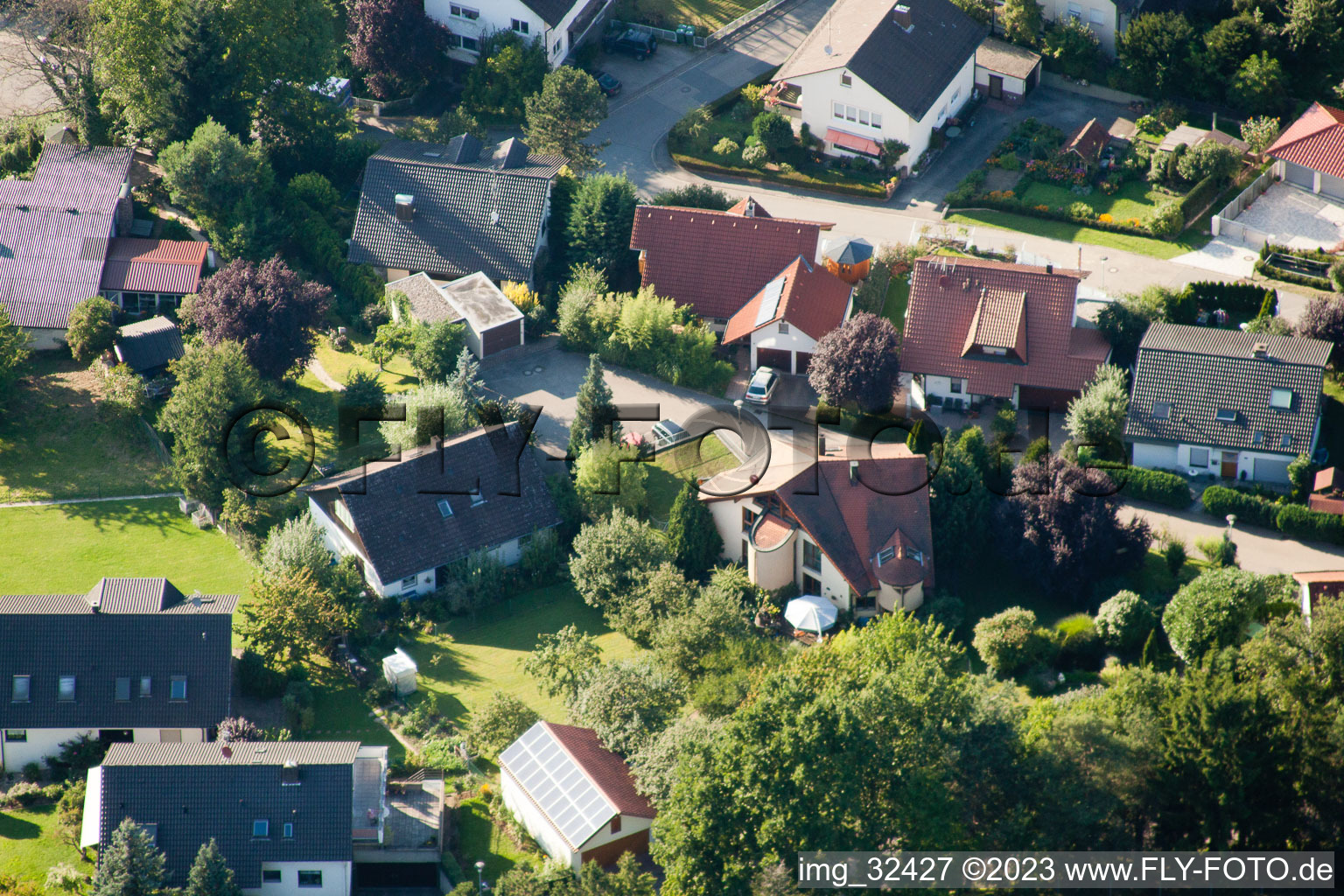 Keltern dans le département Bade-Wurtemberg, Allemagne vu d'un drone