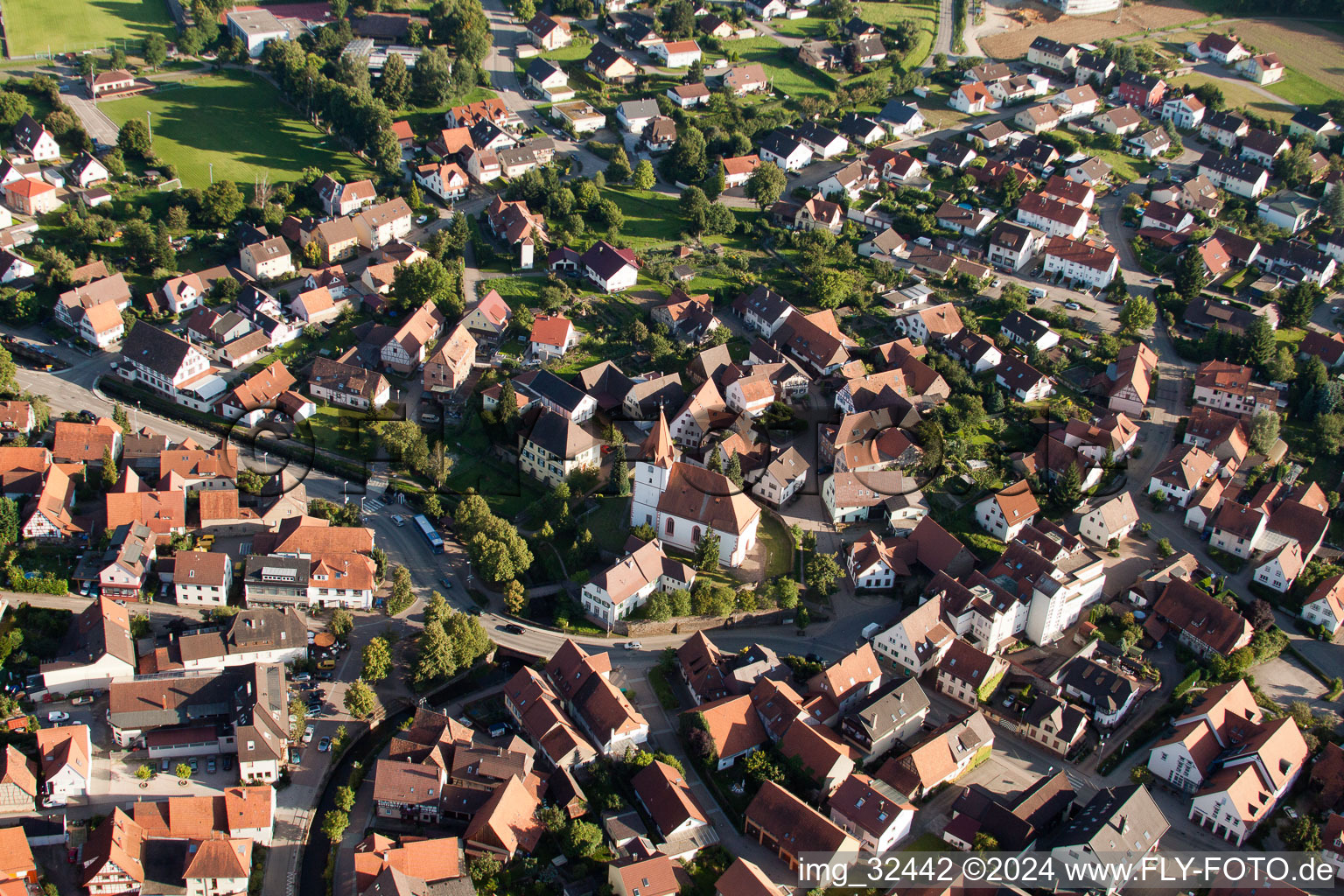 Keltern dans le département Bade-Wurtemberg, Allemagne depuis l'avion