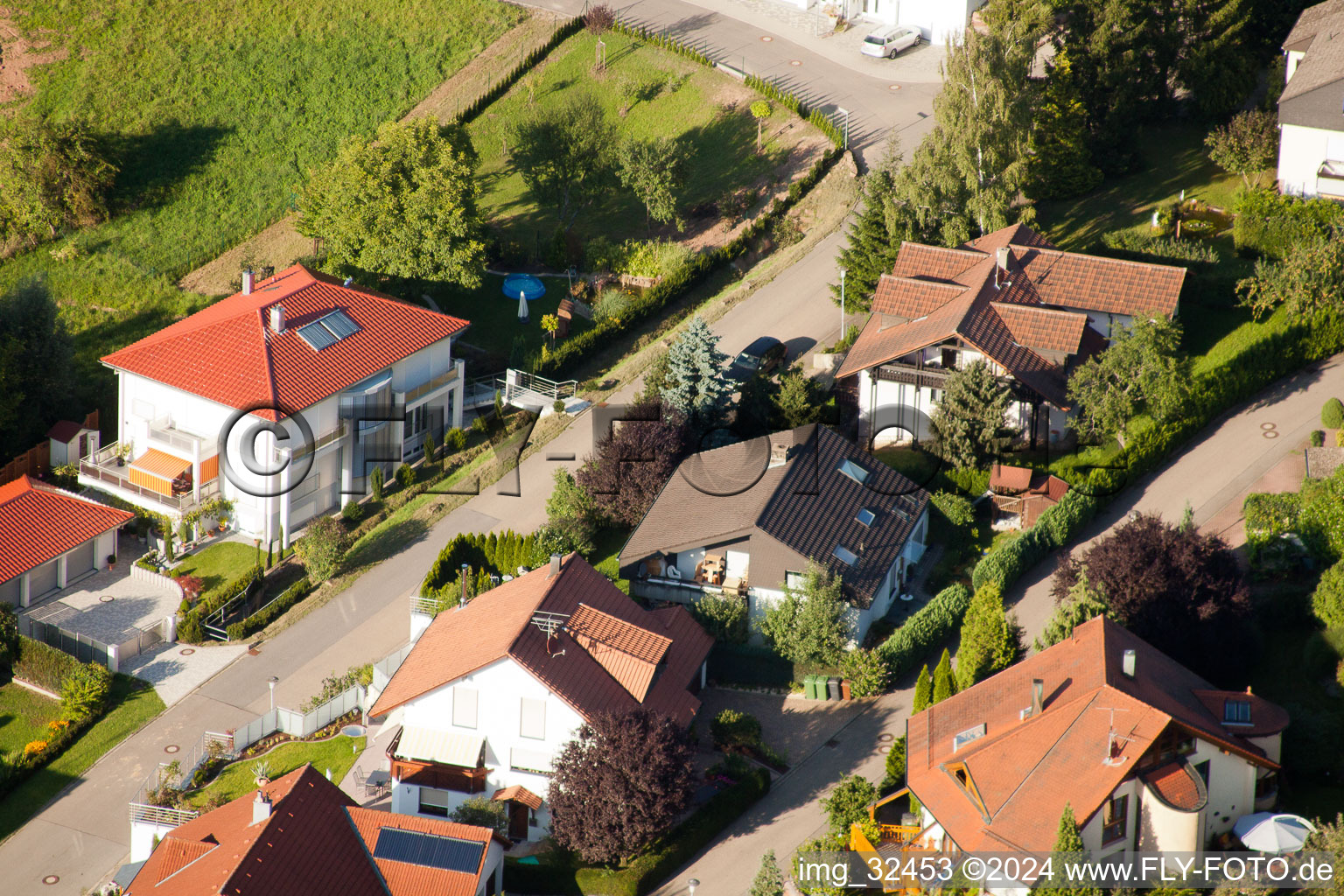 Keltern dans le département Bade-Wurtemberg, Allemagne depuis l'avion