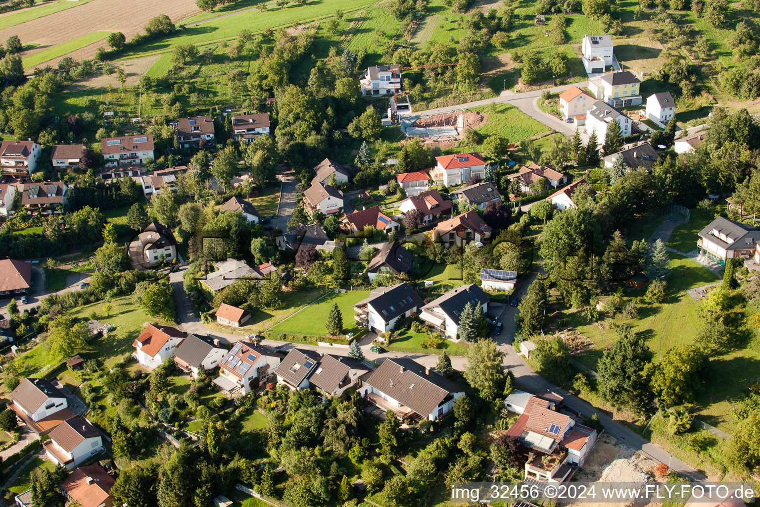 Keltern dans le département Bade-Wurtemberg, Allemagne du point de vue du drone