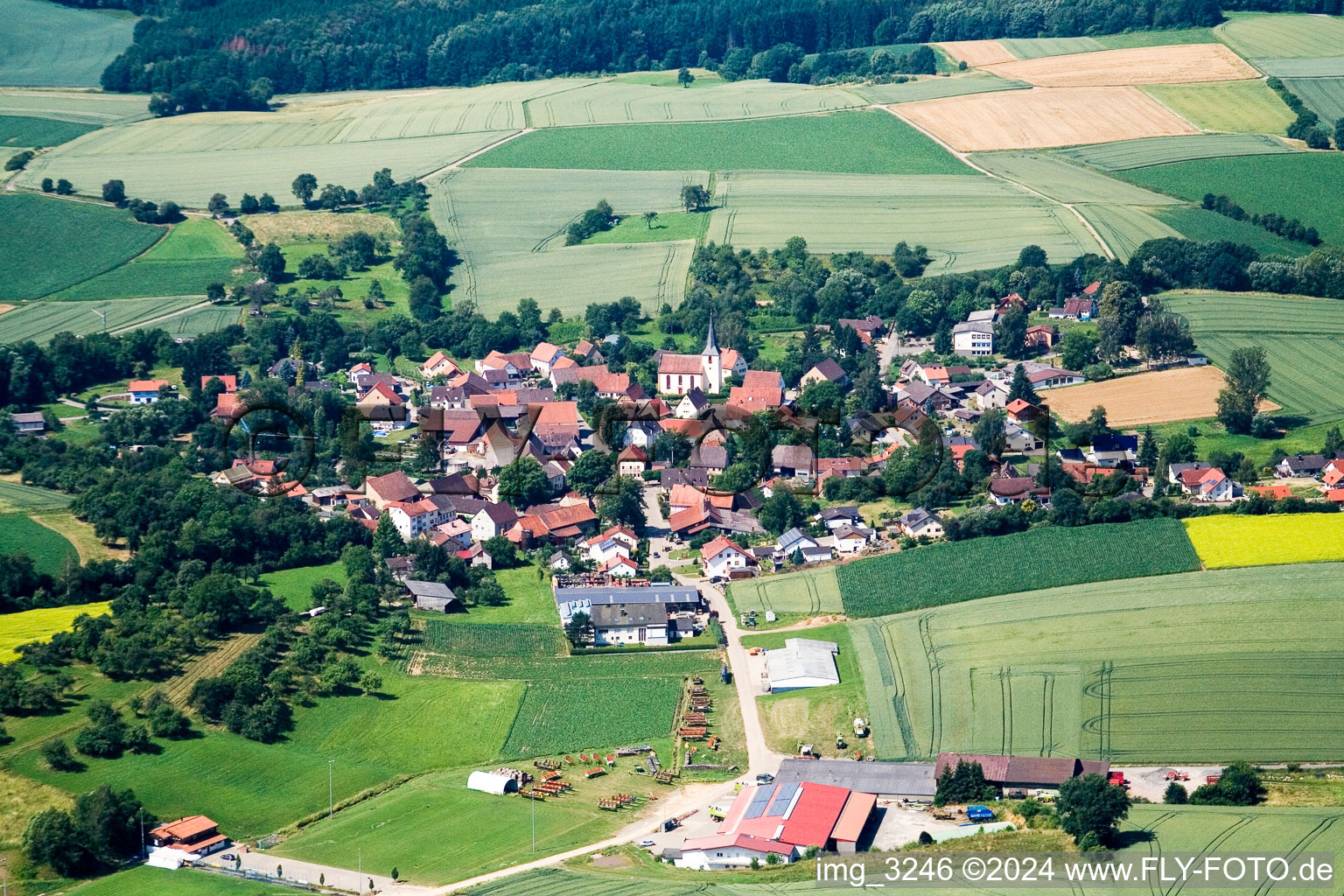 Vue aérienne de Vue sur le village à le quartier Daudenzell in Aglasterhausen dans le département Bade-Wurtemberg, Allemagne