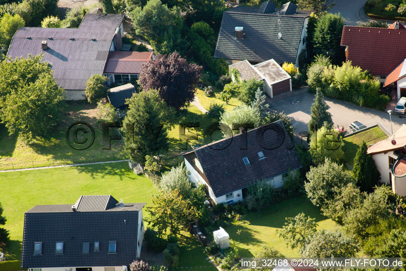 Keltern dans le département Bade-Wurtemberg, Allemagne d'un drone