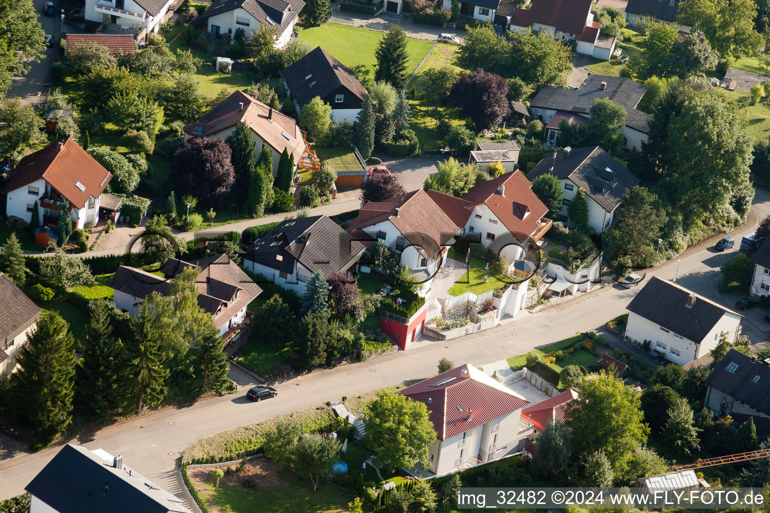 Keltern dans le département Bade-Wurtemberg, Allemagne depuis l'avion