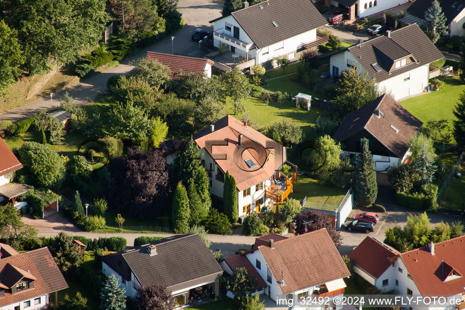 Enregistrement par drone de Keltern dans le département Bade-Wurtemberg, Allemagne