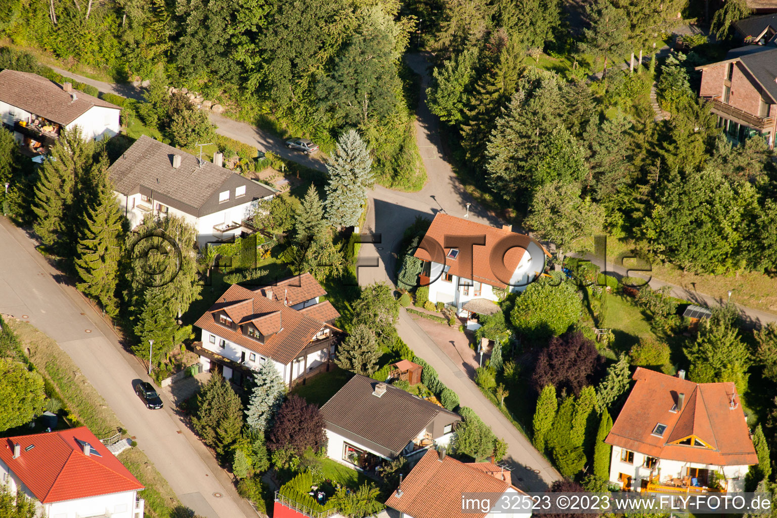 Keltern dans le département Bade-Wurtemberg, Allemagne vu d'un drone