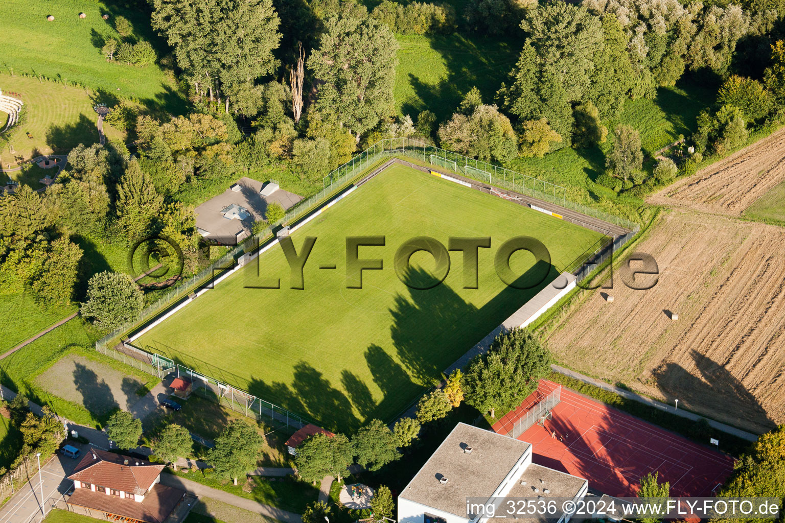 Keltern dans le département Bade-Wurtemberg, Allemagne vue d'en haut