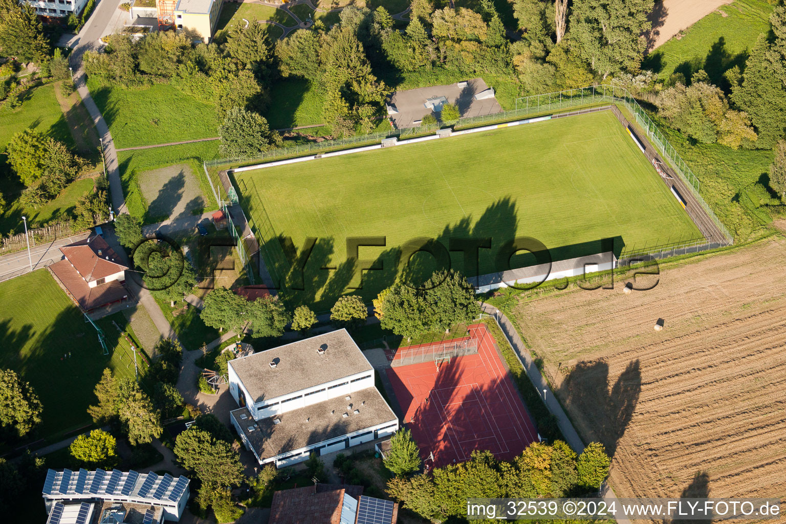 Keltern dans le département Bade-Wurtemberg, Allemagne vue du ciel